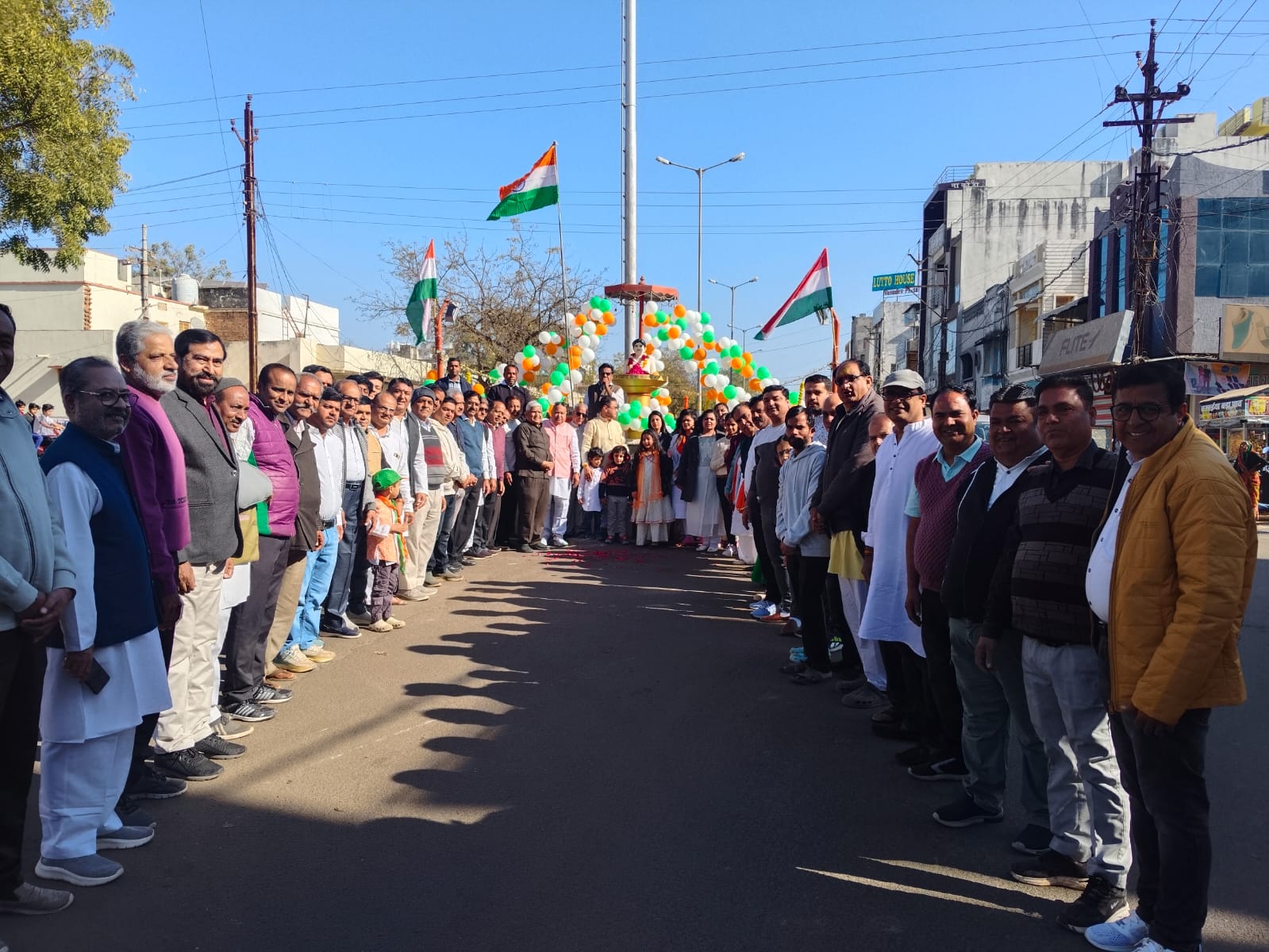 सिंधी समाज ने किया गणतंत्र दिवस पर ध्वजारोहण, पूज्य सिंधी पंचायत के ‘मुखी’ ईश्वर आहूजा ने फहराया तिरंगा