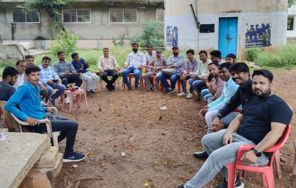 प्रेसवार्ता में निर्धारित समय से देरी पर पत्रकारों का फूटा आक्रोश, डिप्टी सीएम की प्रेस कॉन्फ्रेंस और सहभोज का किया बहिष्कार